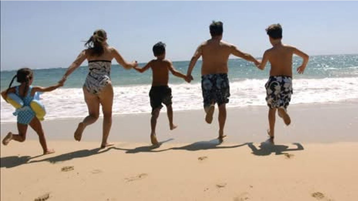 National Sibling Day Beach Party in Highland Park